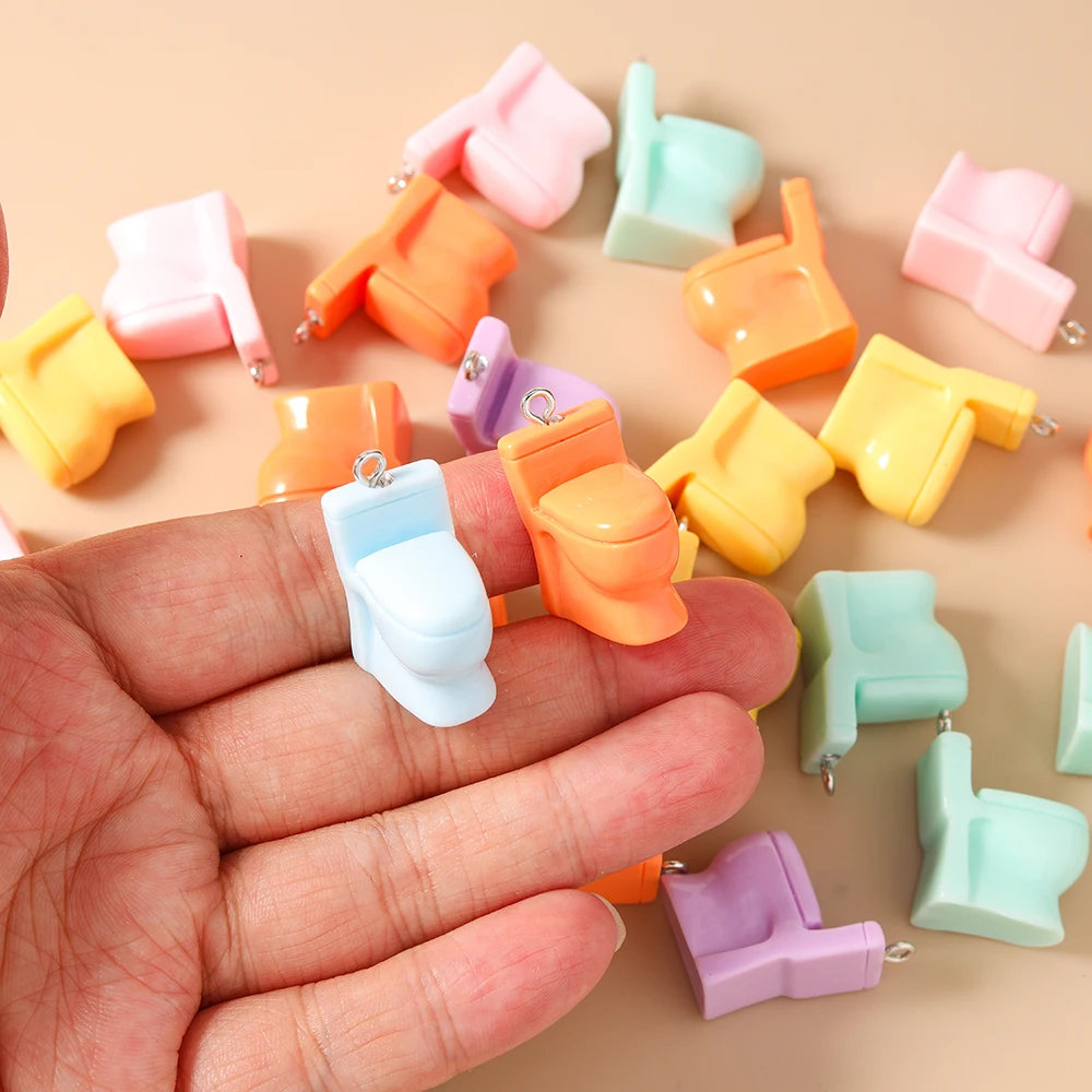 Leslie 5 Stück Niedliche Cartoon 3D Kreative Toiletten-Anhänger für Ohrringe Handgemachte DIY Lustige Toiletten- und Badewannen-Anhänger Schmuckherstellung Bastelzubehör – Detail 4