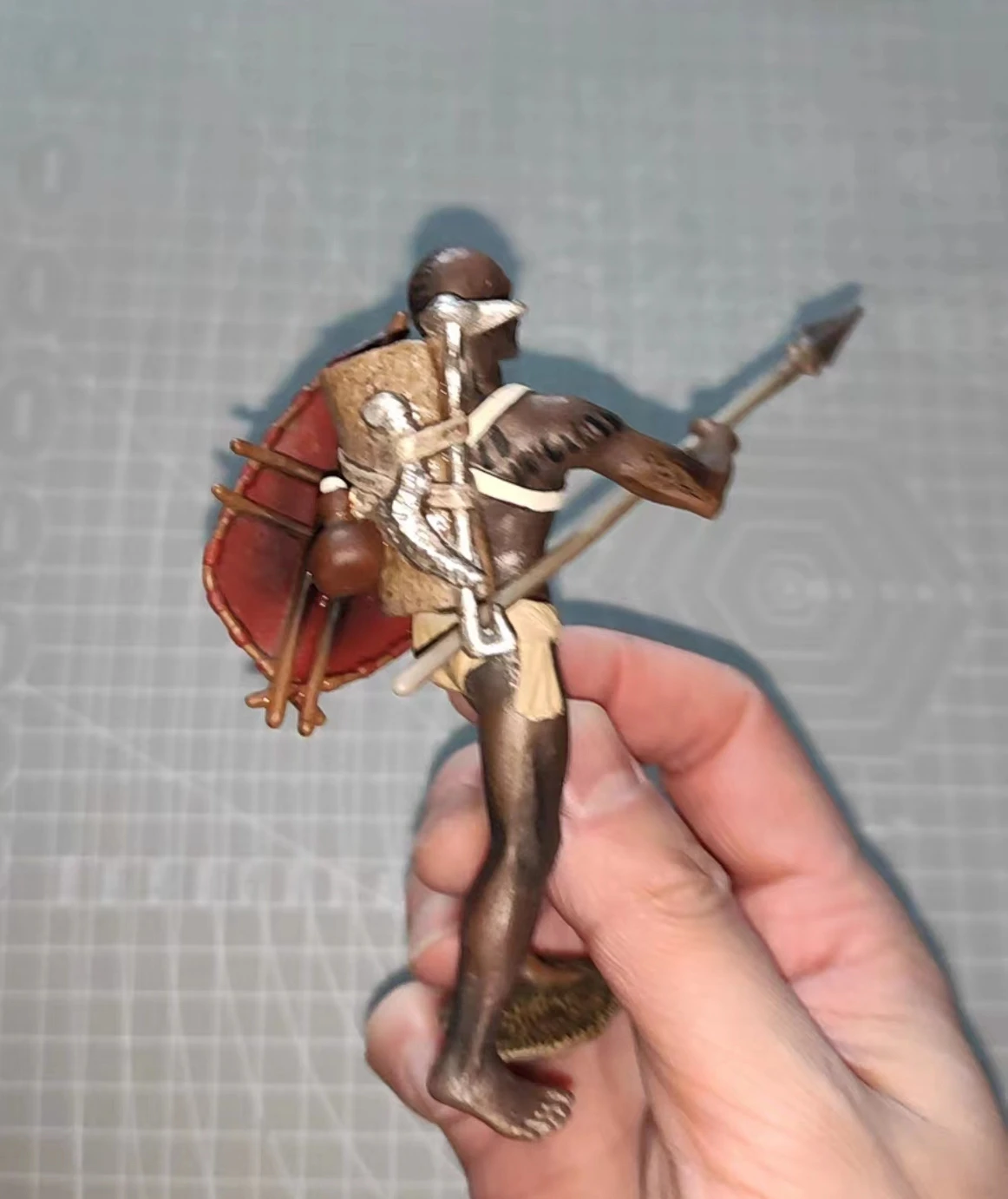 

Фигурка из ПВХ с принтом. Имитация индийского языка с длинной спишей.