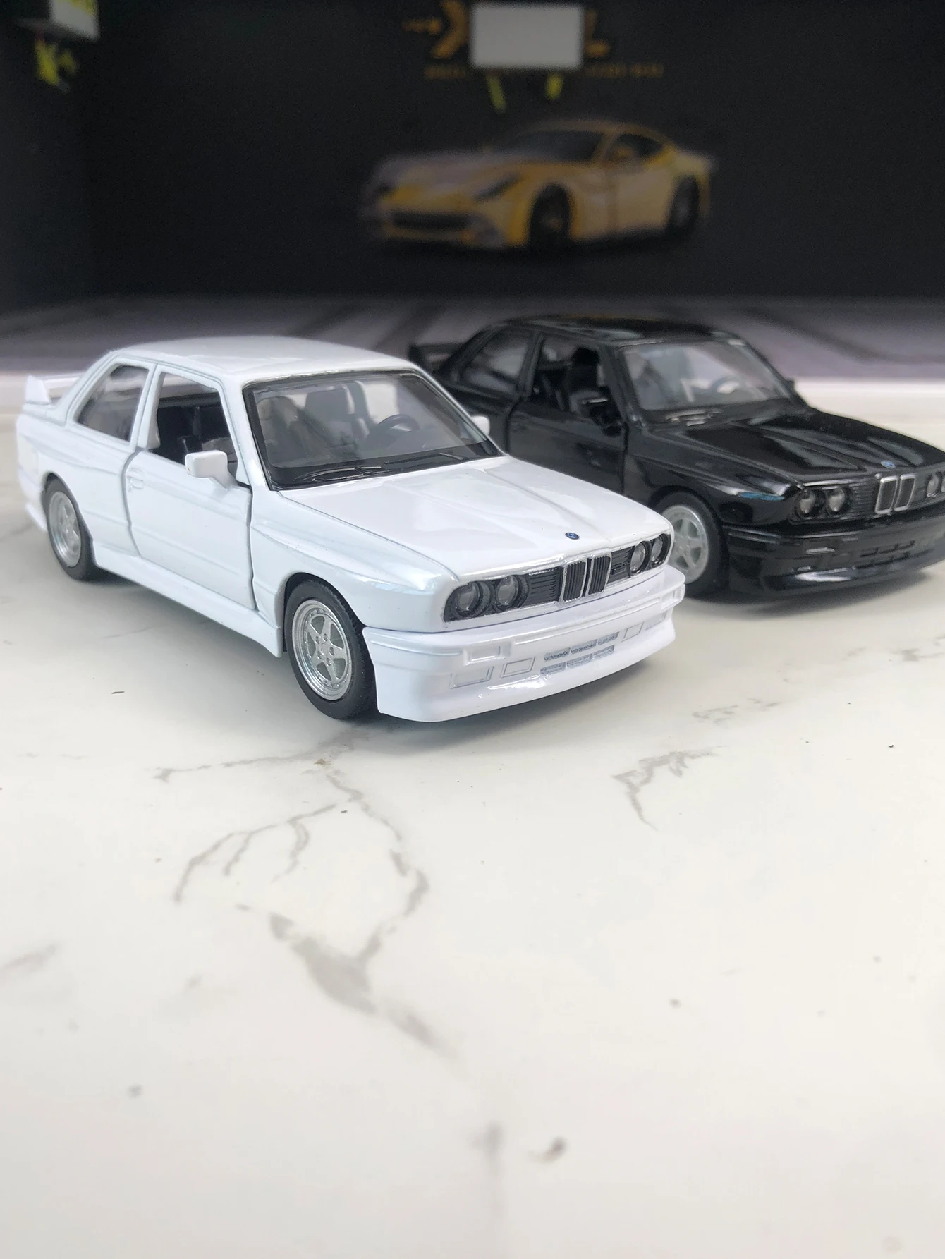 RMZ City1:36 simulação liga de zinco BMW M3 1987 modelo de carro, ornamento estático, carro de presente colecionável de metal