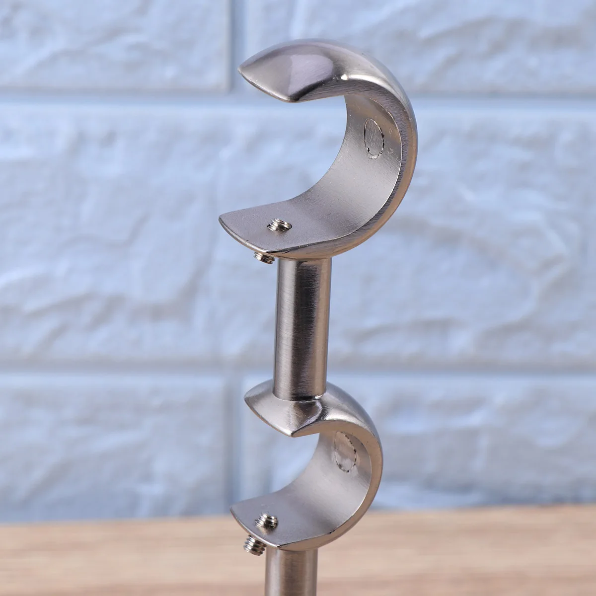 

2Pcs Iron Curtain Pole Brackets Vintage Double Holder Sturdy for 20mm 25mm Rods Home Drapery Mount Curtain Rod Bracket