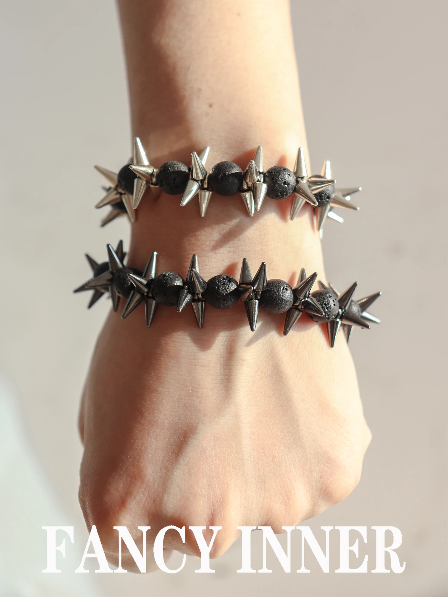 2024 New Thorny Bracelet Beaded Volcanic Rock Stone Spine Punk Cool Unisex Rivet Metal bangle for Women Men Unisex Jewelry