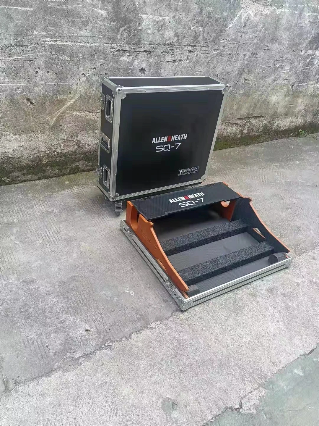 

Allen Heath SQ7 Mixer Air Case Chassis Shockproof Transport Case Performance Case