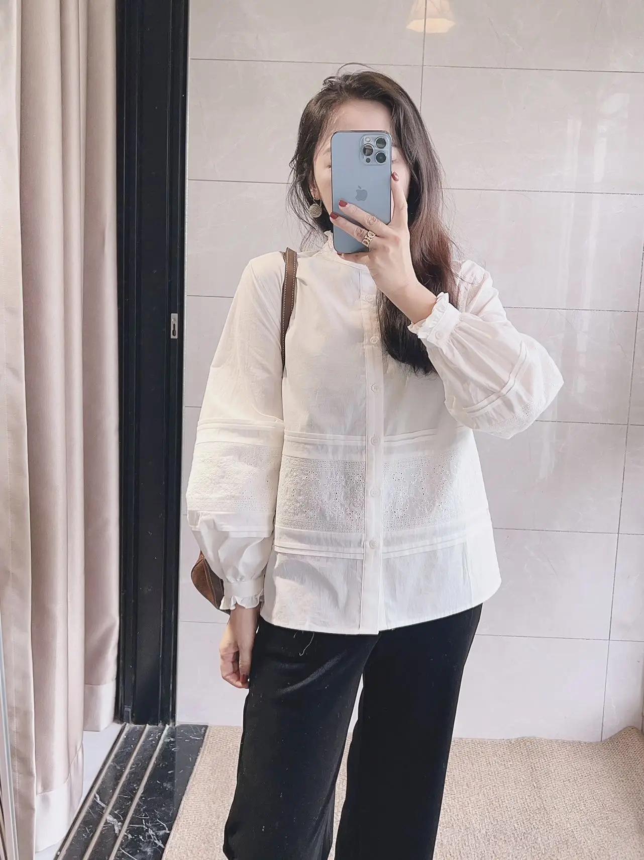 

Luxury Cotton Shirt with Romantic Lace Embroidery And Lantern Sleeves French Style Straight Cut Pure Cotton Long Sleeve