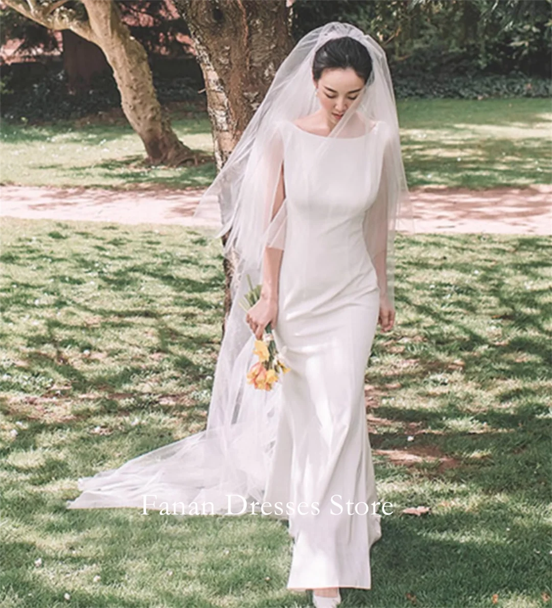 FANAN Corea Barco Neck Sweep Train Sin Mangas Vestidos de Novia Simples Satén de Seda Vestidos de Novia Sin Respaldo Dendechtma Marfil Personalizar