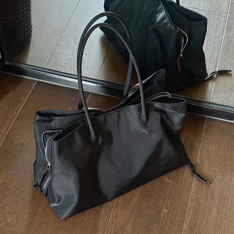 Koreanische schwarze Nylon-Handtasche, große Kapazität, minimalistische Damen-Einkaufstasche, modische Computer-Umhängetasche mit mehreren Fächern, Reisetasche – Detail 10