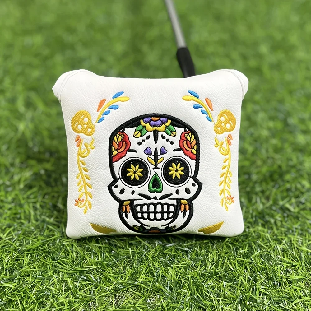 Capa de cabeça de taco de golfe magnética com tema de caveira, couro sintético durável, cabe em tacos quadrados, presente perfeito para jogadores de golfe masculinos.