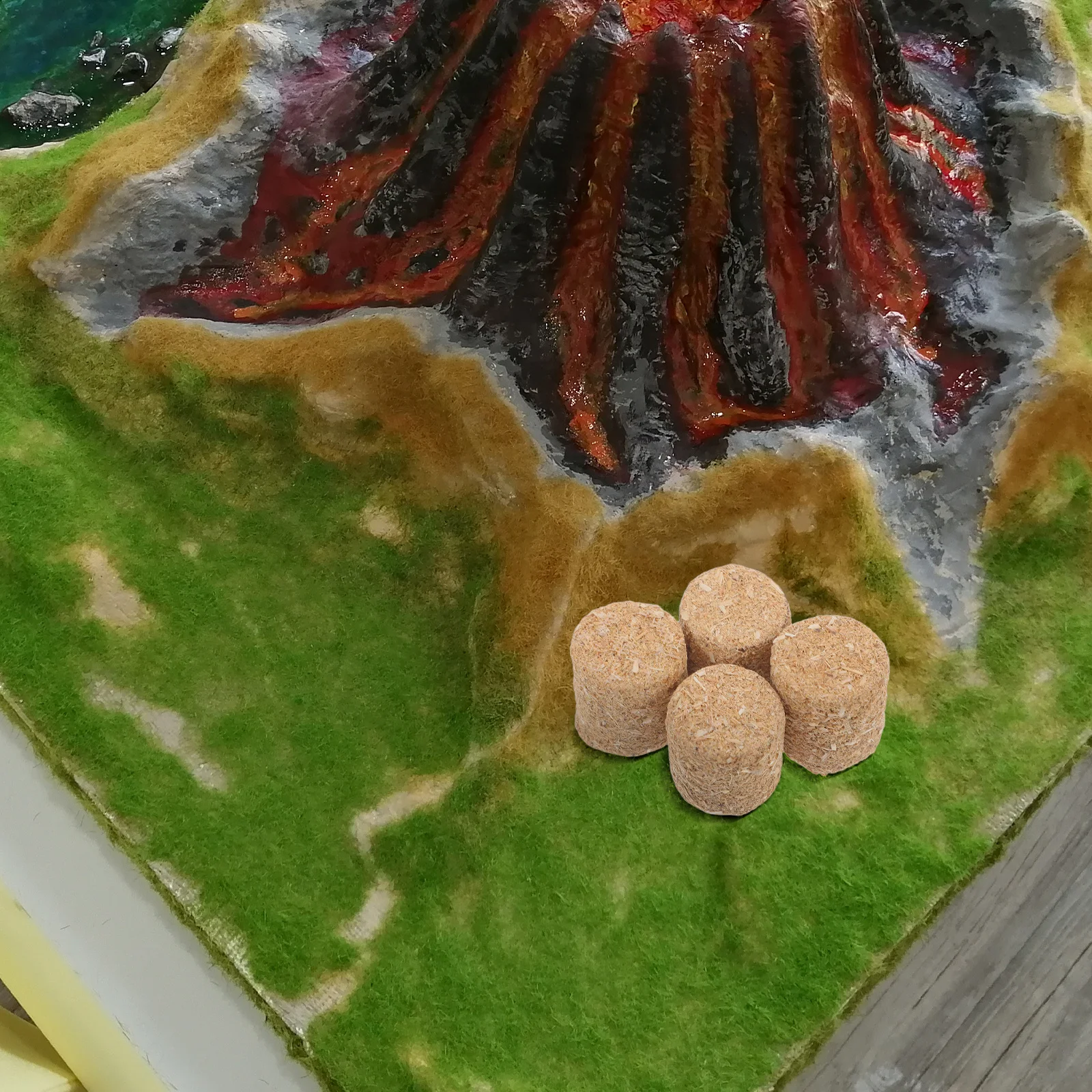 

4 комплекта мини-искусственных тюбиков сена, реалистичные соломинки для украшения фермерской сцены и изготовления соломенных тюней для кукольного домика