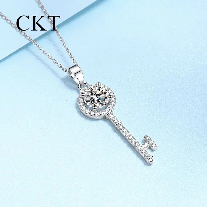 18K White Gold 0.5-1 Carat Moissanite Necklace for Women Pt950 Platinum Heart Key Pendant Collarbone Chain Wedding Fine Jewelry