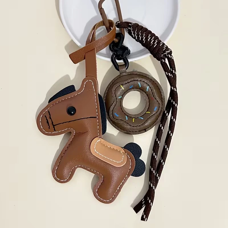 Stilvoller PU-Leder Katzen-Anhänger Schlüsselanhänger Taschenanhänger - Modisches & Spaßiges Accessoire für Taschen