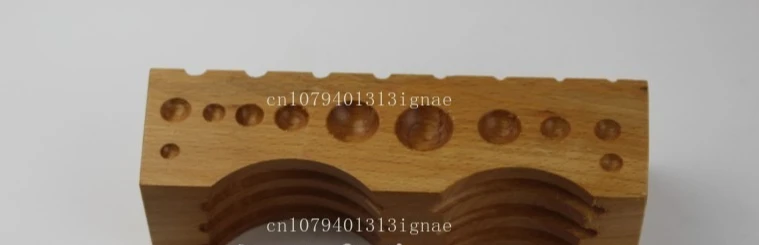 

Спальный ящик высокой твердости, деревянная подушка, сверхтвердая четырехсторонняя деревянная яма, наковальня железного гнезда, золотые инструменты, оборудование для изготовления браслетов