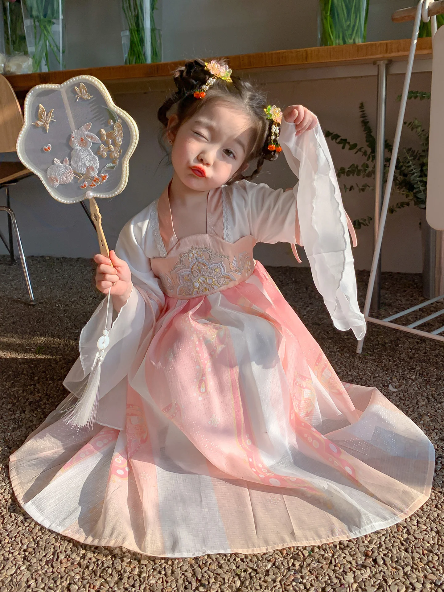 プリンセススタイル古代中国衣装ドレス子供用パフォーマンス衣装春秋女の子の伝統的な長袖シャーリングスカート