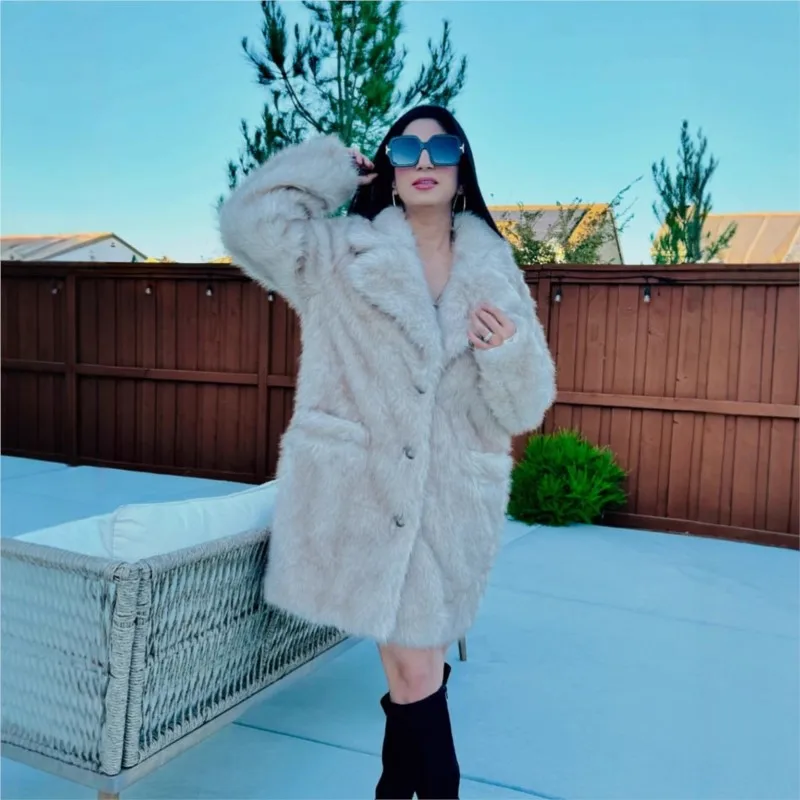 

Long-haired fur mixed with coat for women