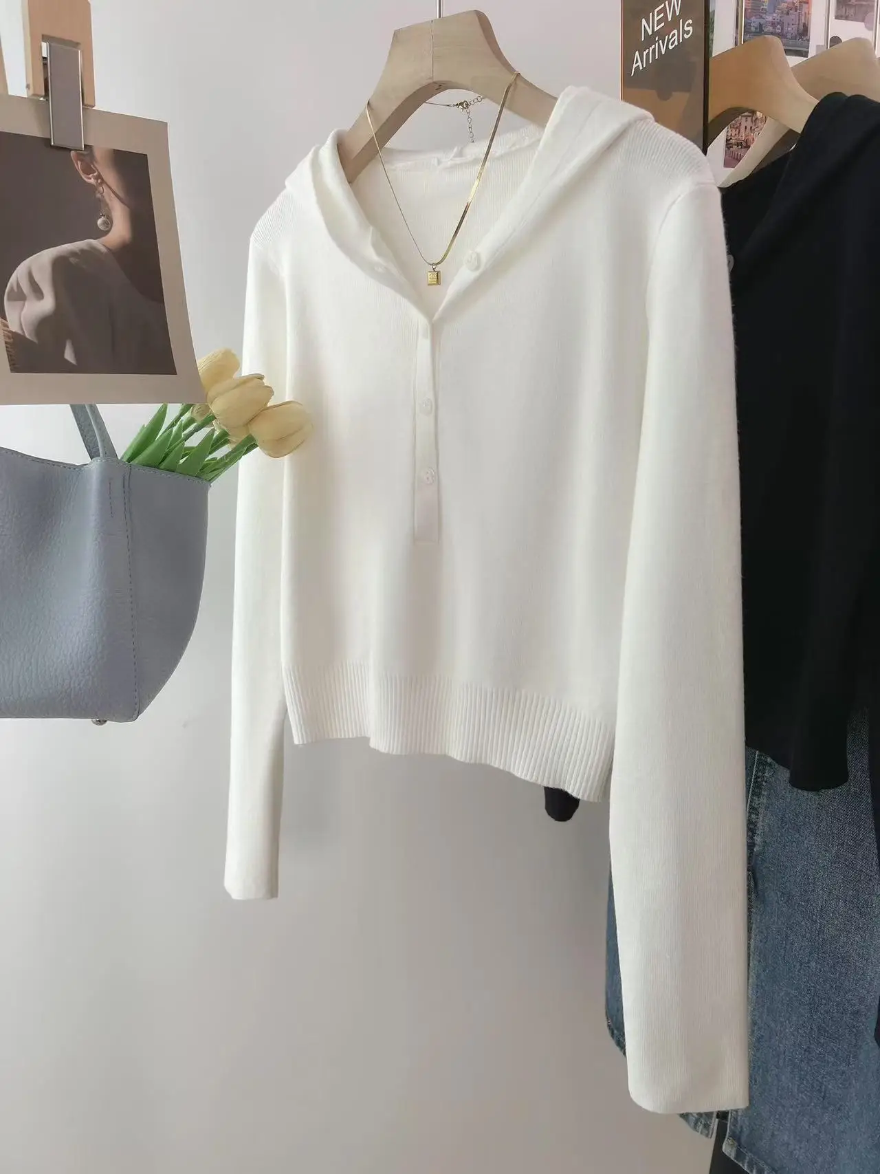 เสื้อสเวตเตอร์ถักแฟชั่นผู้หญิงทรงสลิมลำลองแบบสั้นมีฮู้ดเสื้อพูลโอเวอร์