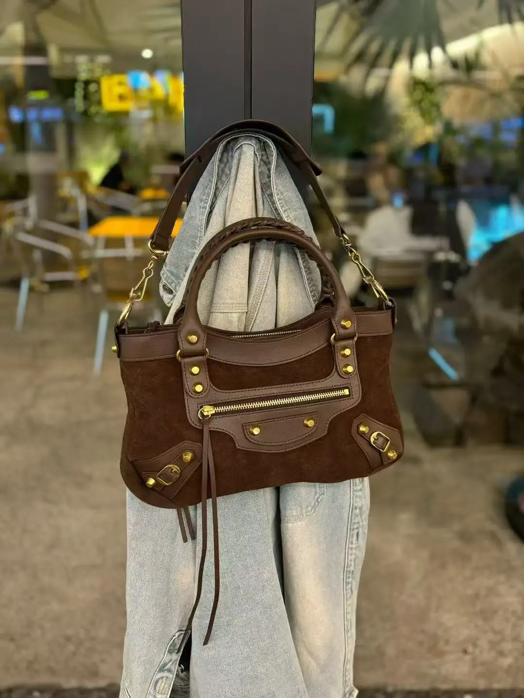 

Новая сумка-тоут Kusa Dark Wind Rivet из натуральной кожи (первый слой) с заклепками, портативная сумка-мессенджер, коллекция 2026 года, в стиле «Первый Весенний Ветер»