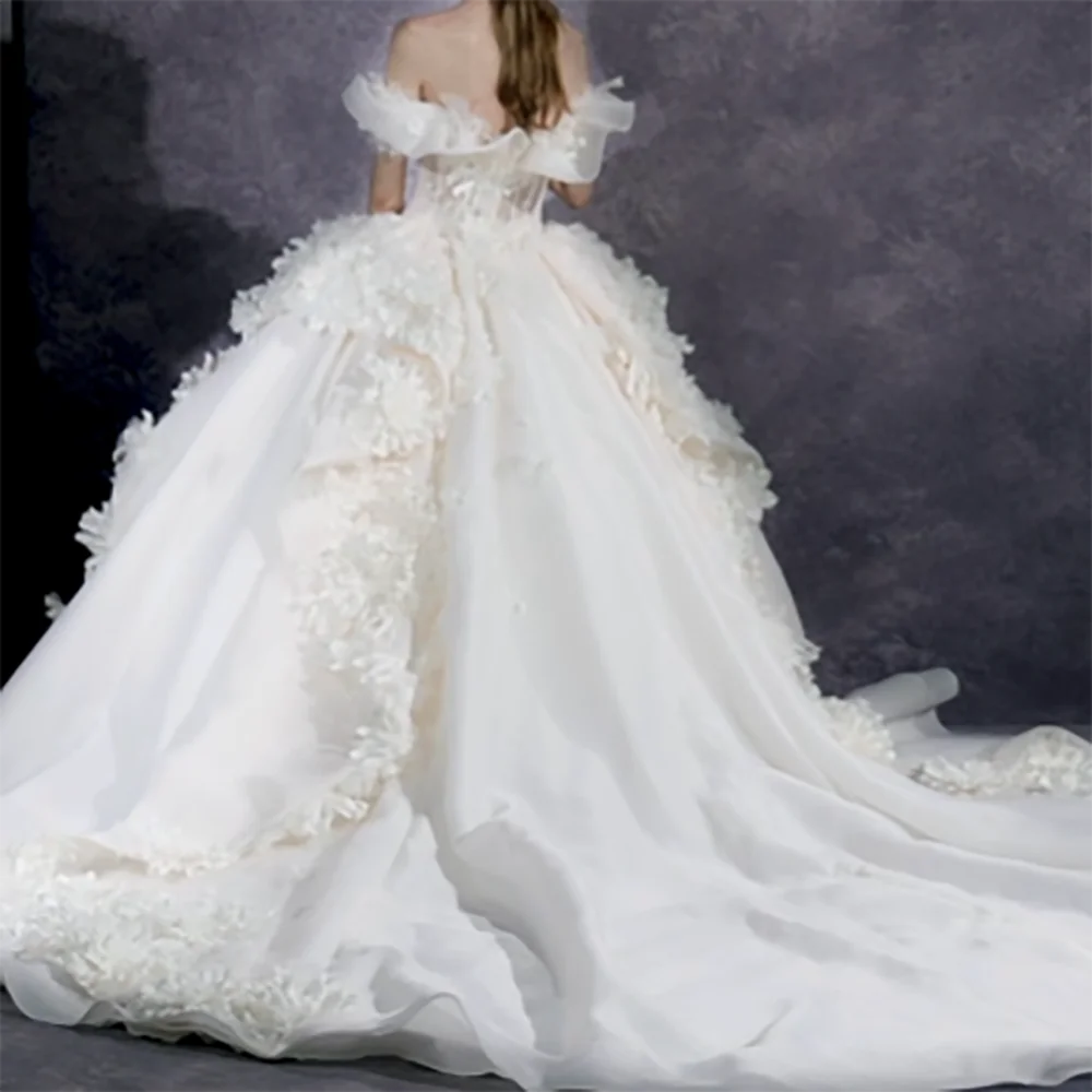 Luxuriöse schulterfreie Applikationen, ärmellose Blumen, A-Linie, Braut, Brautkleider, Brautkleider, individuell gestaltet