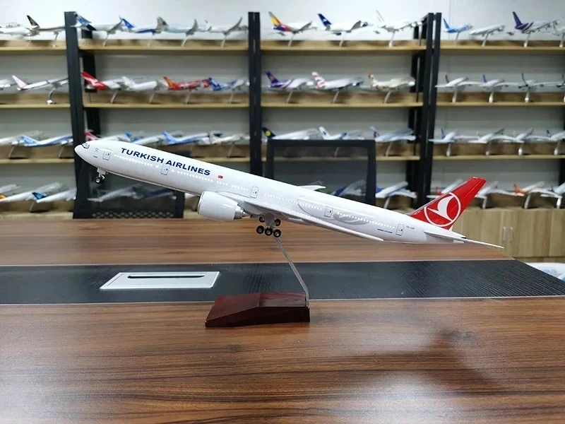 

1/157 Scale Plane B777 Turkish Airlines Aircraft Model Resin Die-Cast Simulation Airplane Toy Planes with Wheels & Lights