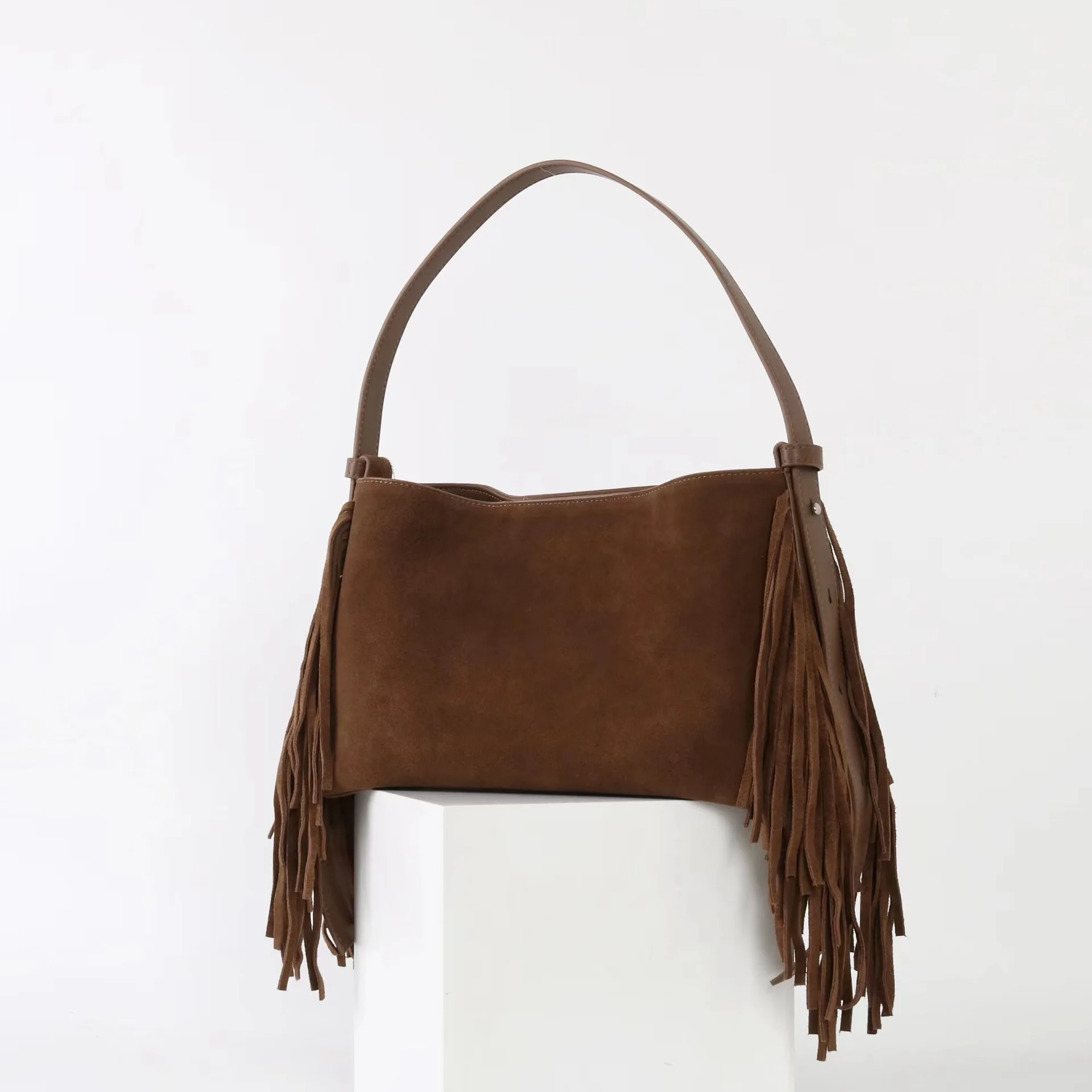 

Suede Tassel Women's Tote Bag 2025 New Design Frosted Cowhide Large Capacity Vintage Vintage Fashion One-Shoulder Crossbody Bag