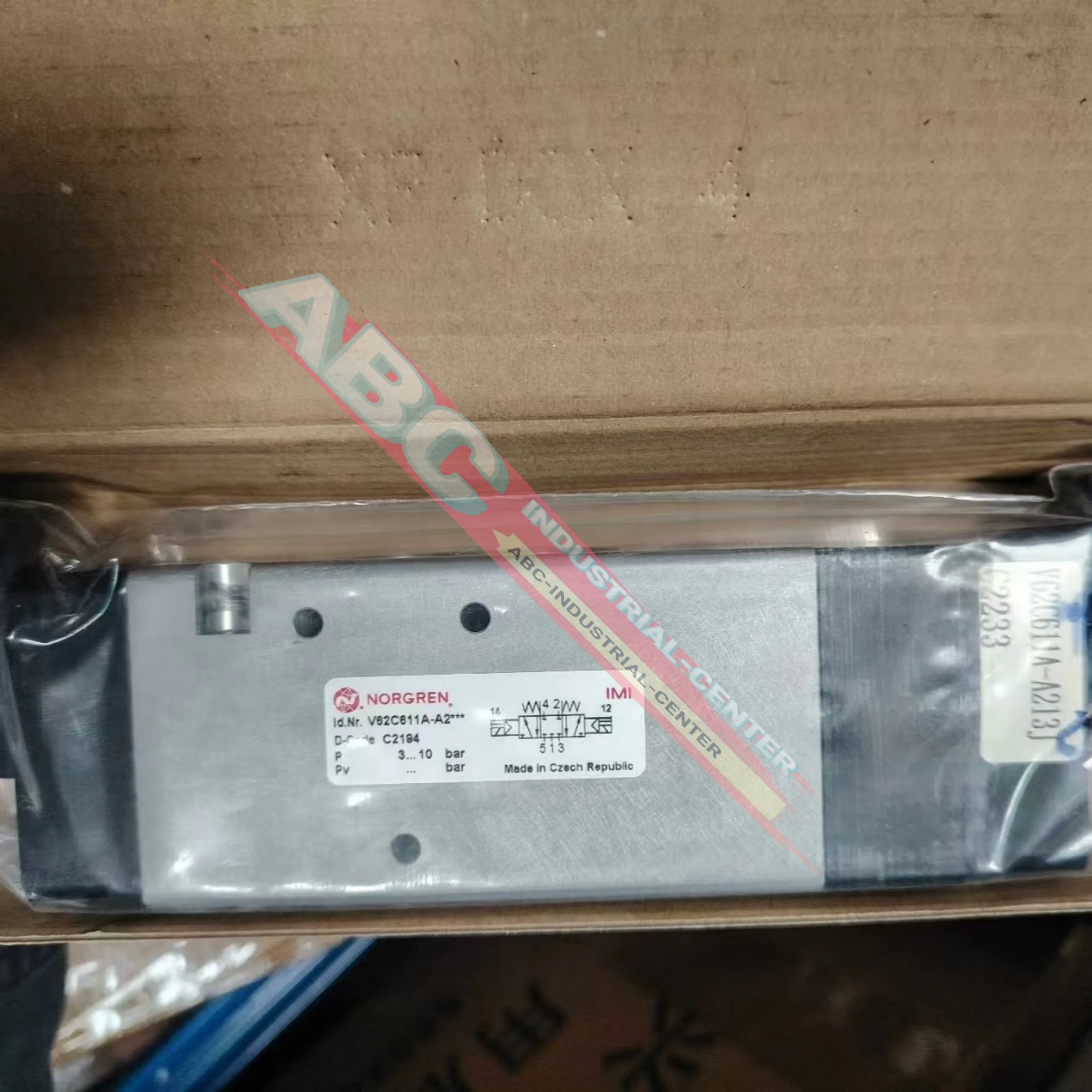 

New Solenoid Valve V62C611A-A2000 in box