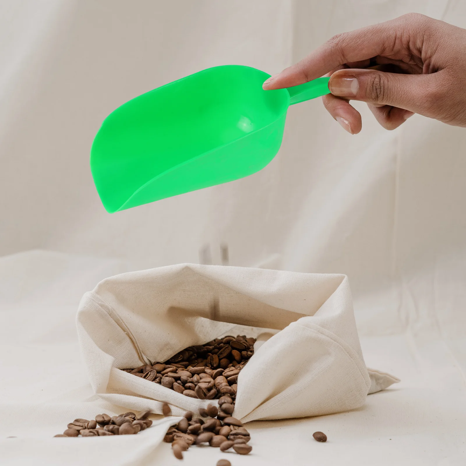 2 قطعة مجرفة الثلج الخضراء متعددة الوظائف العملي المنزلية آيس كيوب مغرفة دائم المطبخ أداة مجرفة الأرز للطعام