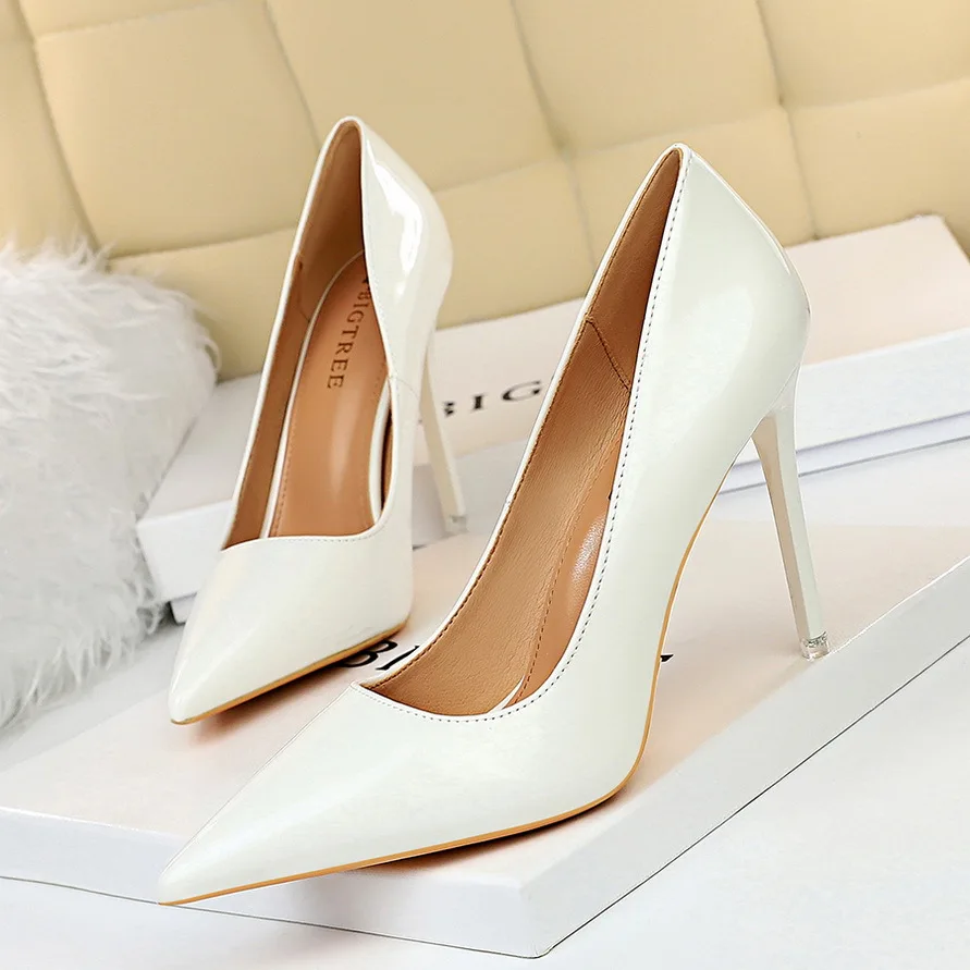 

Patent Leather Women Pumps High Heels Pointed Solid Color Party Stilettos Fashion Wedding Bridal Party Simple Red Fashion 9511-6