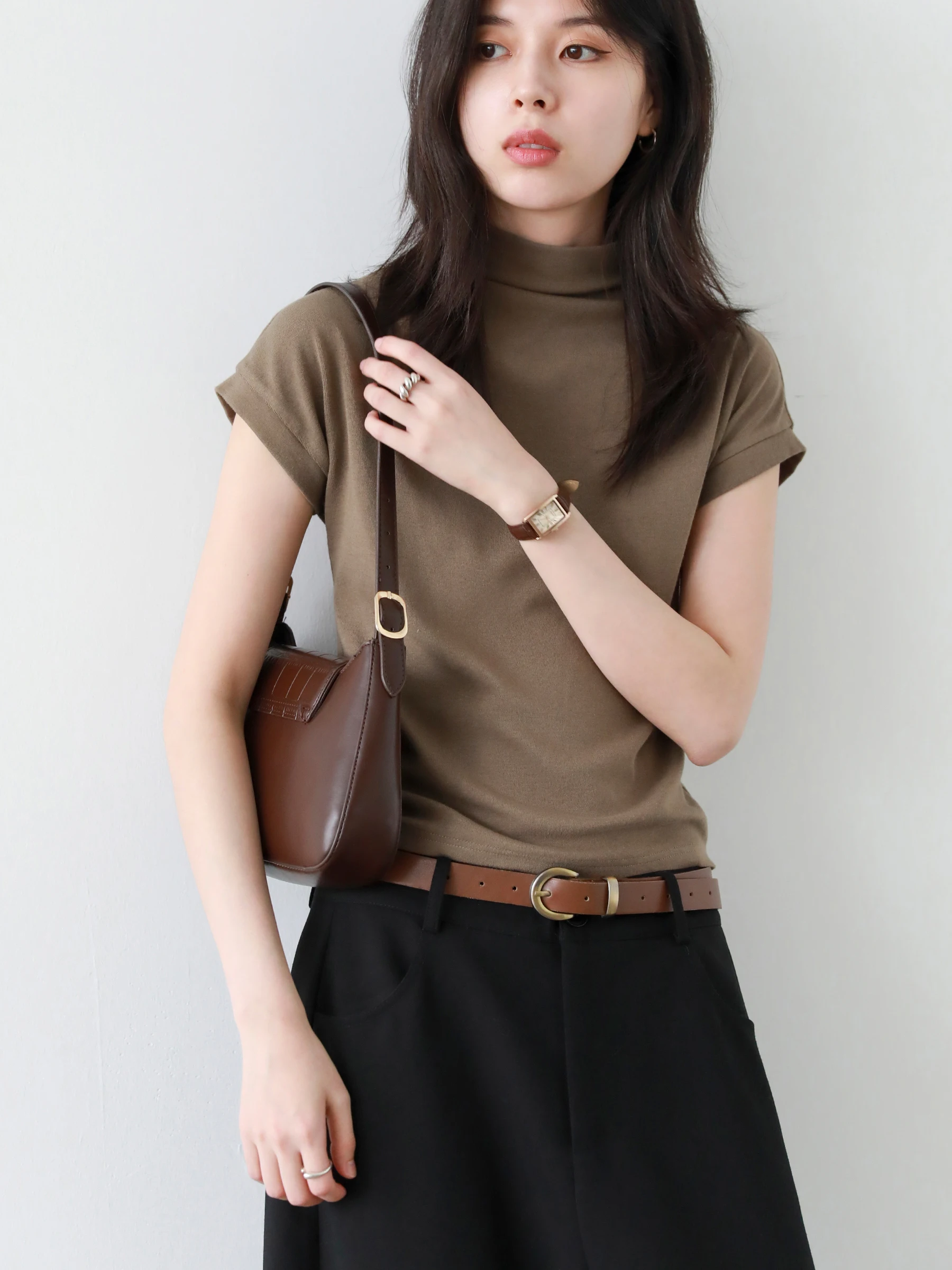 تي شيرت نسائي من CHIC VEN تي شيرت سادة بنصف رقبة عالية بقصة ضيقة تي شيرت نسائي أساسي مرن لربيع وخريف 2025