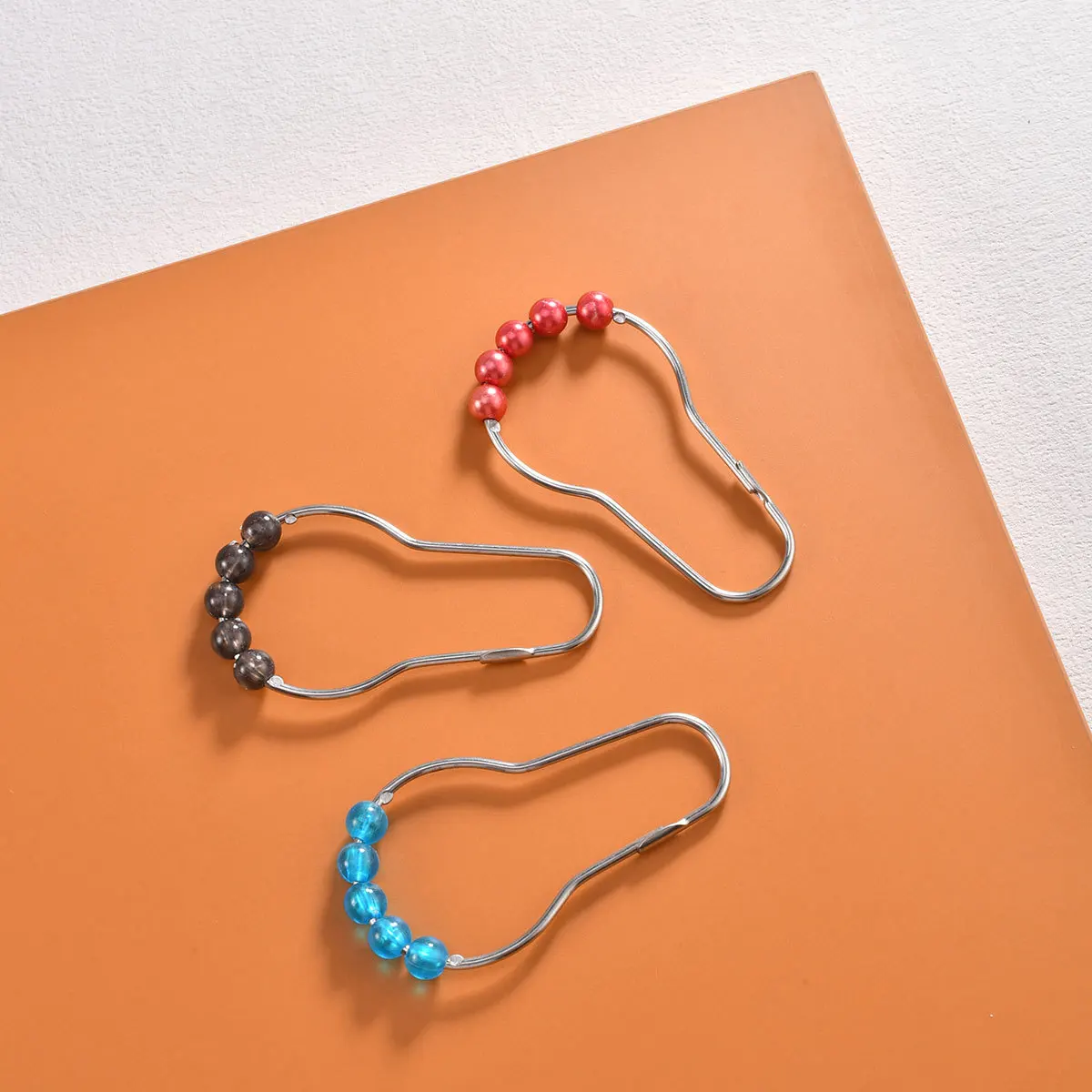 Five bead gourd buckle bathroom ball hook, sliding shower curtain hook, multi-color iron material