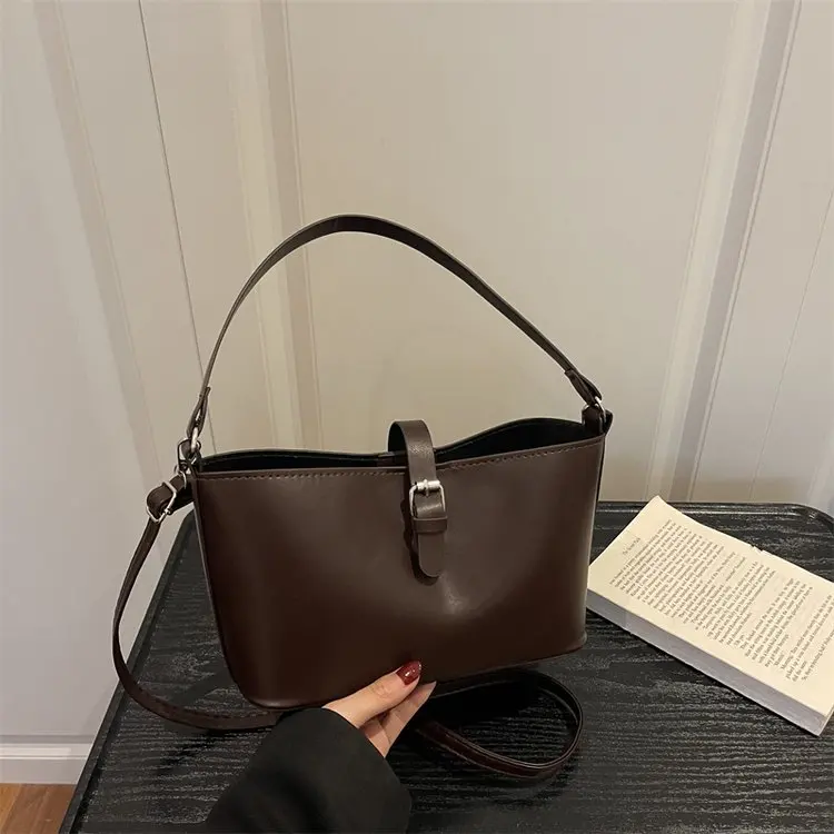 Elegant Women's Crossbody Bucket Bag Lightweight Shoulder Bag Summer 2026 Fashion Trend Versatile Ladies Purse