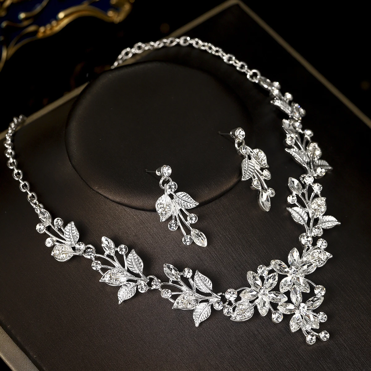 3PCS New Alloy with Rhinestones Necklace and Earring Set Bridal Jewellery Set Wedding Accessories For Women Bridesmaid Gifts image 3