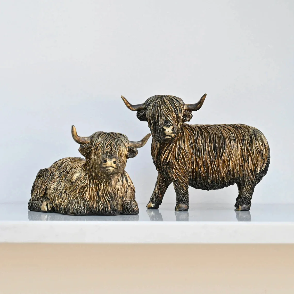 Scottish Highland Cattle Statue Yak Resin Ornament Highland Cow Tabletop Sculpture for Farm House Decoration Interior