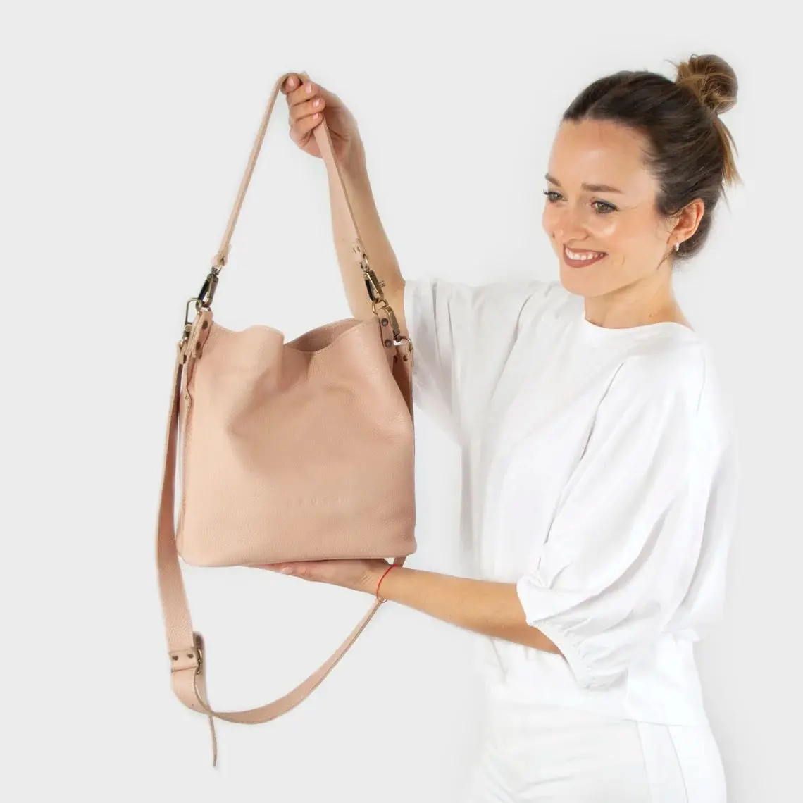 Bolsa de ombro de couro Handmade Leather Bag Bucket Shoulder Bag Handmade Presentes para ela Crossbody Purse para as Mulheres, Crossbody Purse Disponível em 10 cores