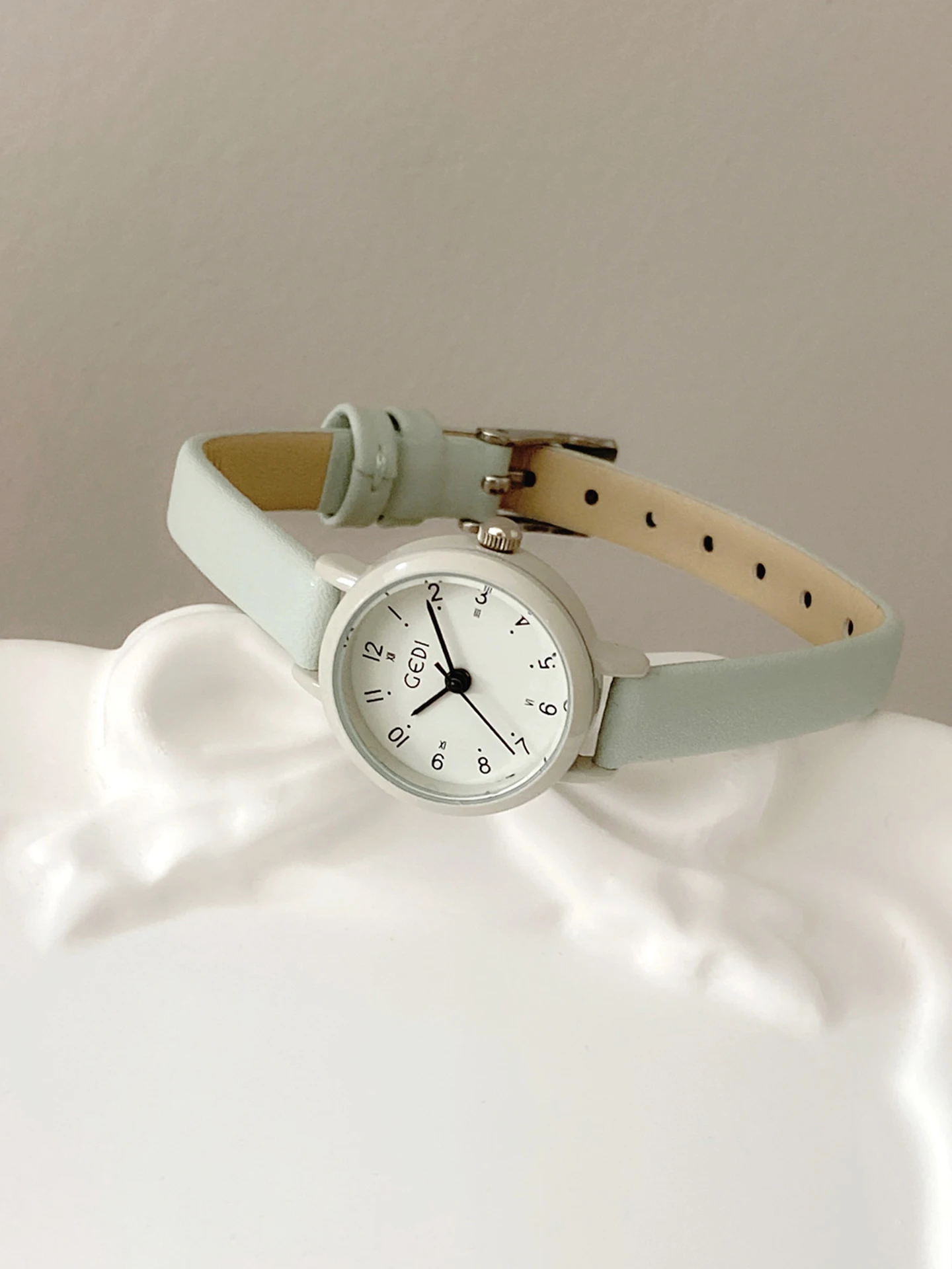 Cream style watch for women, student style, small, exquisite, high-value, fresh, ladies' watch, luxury and high quality