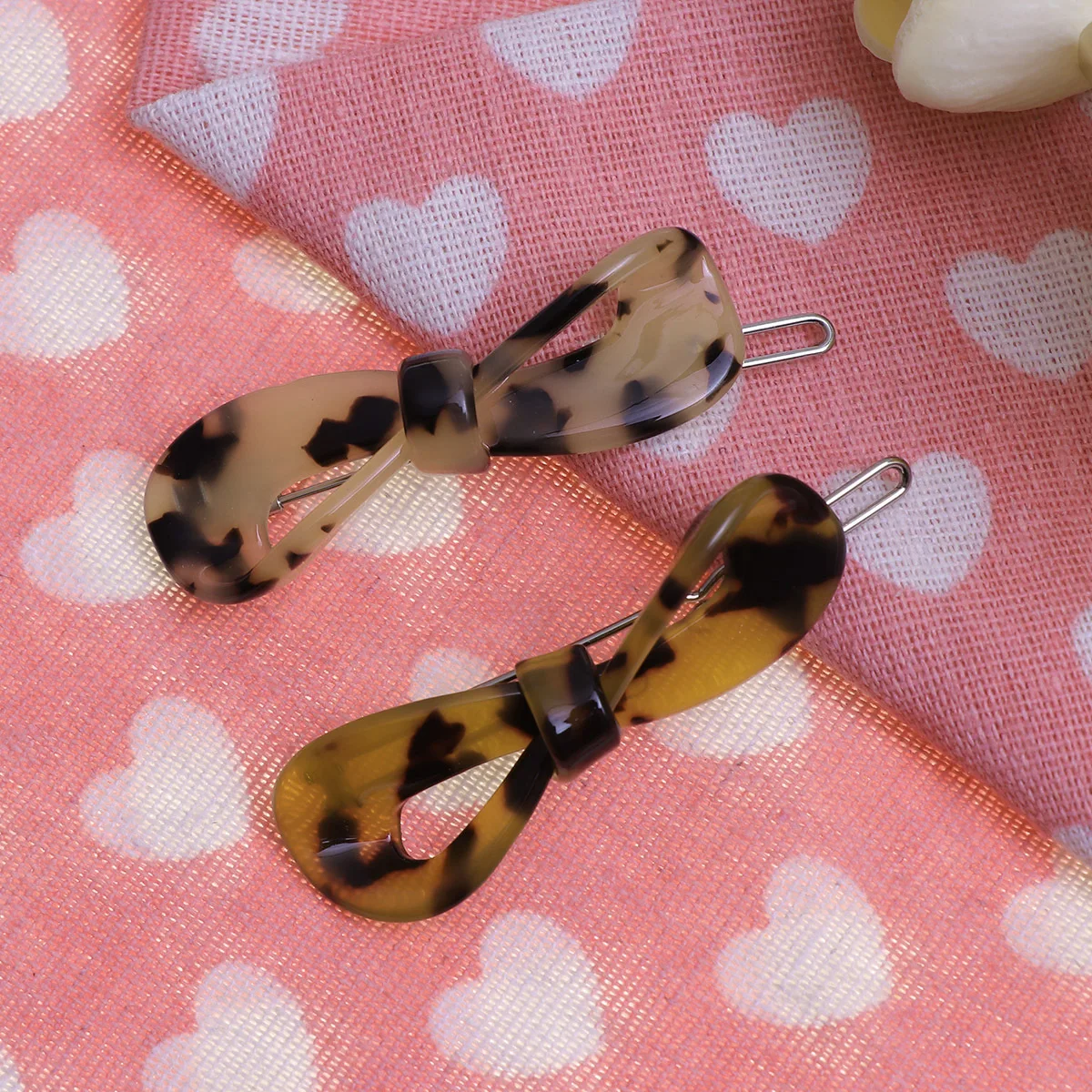 

10Pcs Leopard Print Hair Clips Stylish Tortoiseshell Effect Barrettes for Women Girls Secure Grip Hairpins for Any Hairstyle