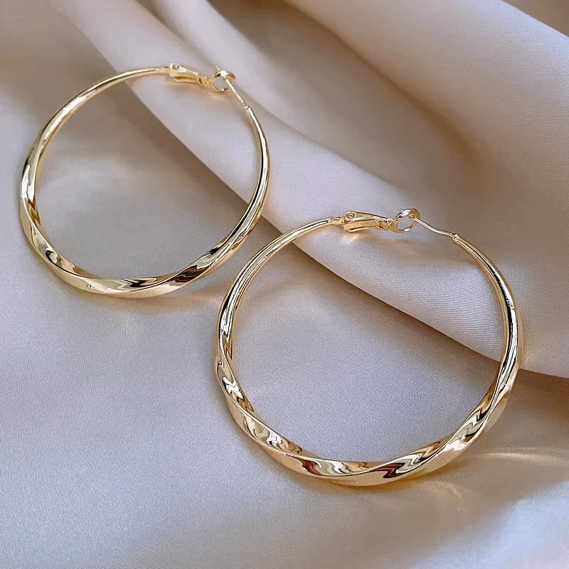5cm Twist Metal Hoop Earrings for Women Geometric Personality Round Circle Dangle Drop Earrings Simple Party Golden Jewelry Gift