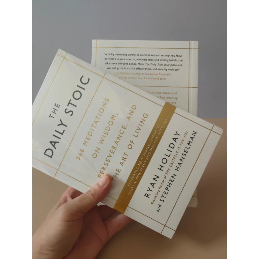 The Daily Stoic بقلم Ryan Holiday 366 Meditations on Wisdom Perseverance and the Art of Living Book Libros