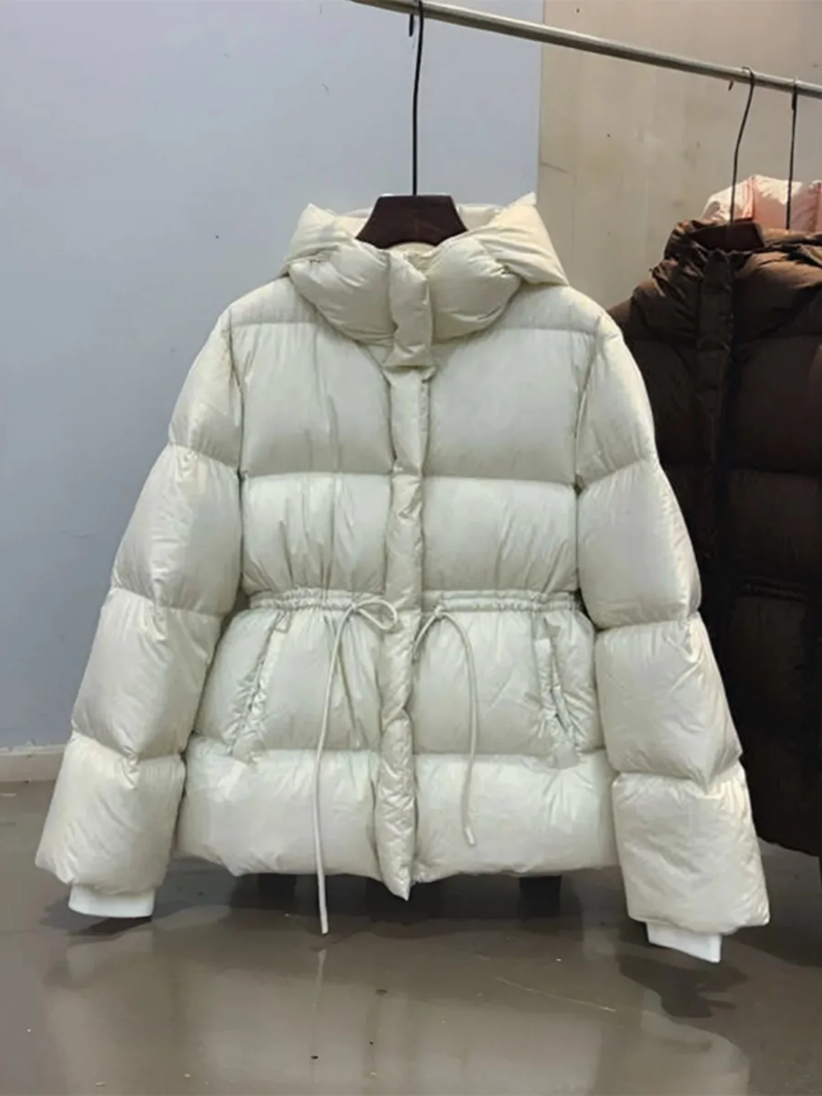 

Легкая теплая хлопковая куртка женская зимняя модная новинка с капюшоном, на шнурке, с эффектом утяжки талии, маленького размера, верхняя одежда