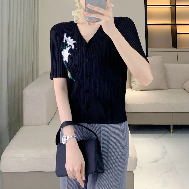 미야케 플리츠 셔츠 플로럴 프린트 가디건 블라우스 여성 2025 여름 모델 우아하고 다재다능한 V넥 반팔 캐주얼 티셔츠