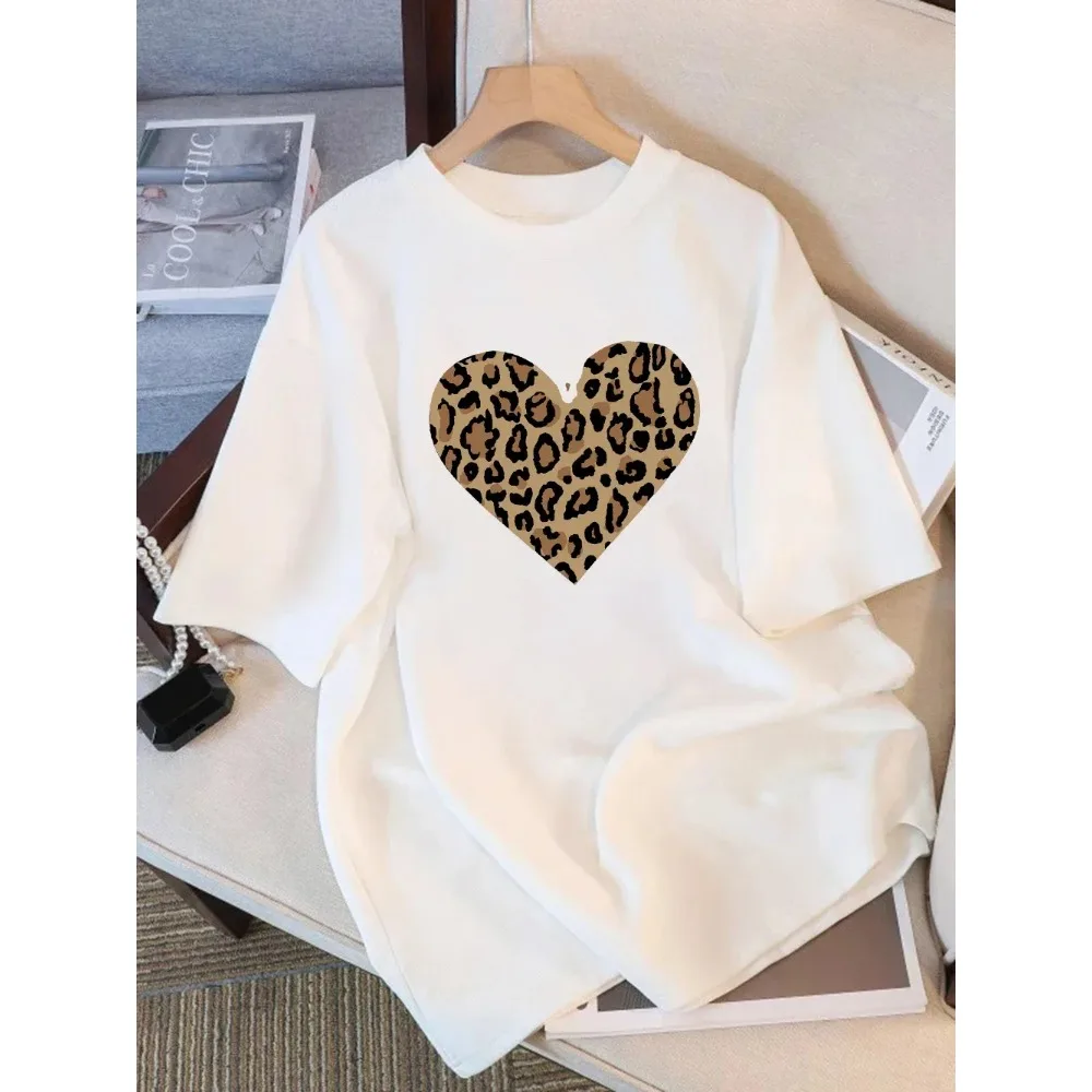 

Summer Cotton T-Shirts Women Simple Leopard Print Heart Printing T Shirt O-Neck Comfortable Loose Tops Street Womans Clothes