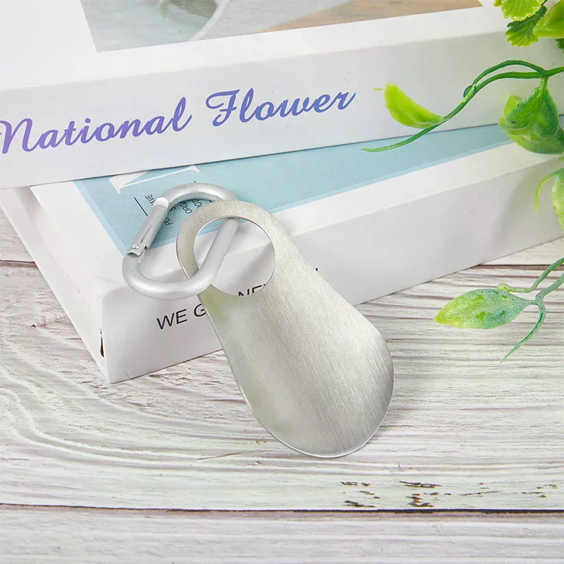 1 قطعة ملعقة Shoehorn المهنية Shoehorn 7.5 سنتيمتر الفولاذ المقاوم للصدأ المعادن لبيسة الحذاء أدوات رافع مع حلقة تسلق