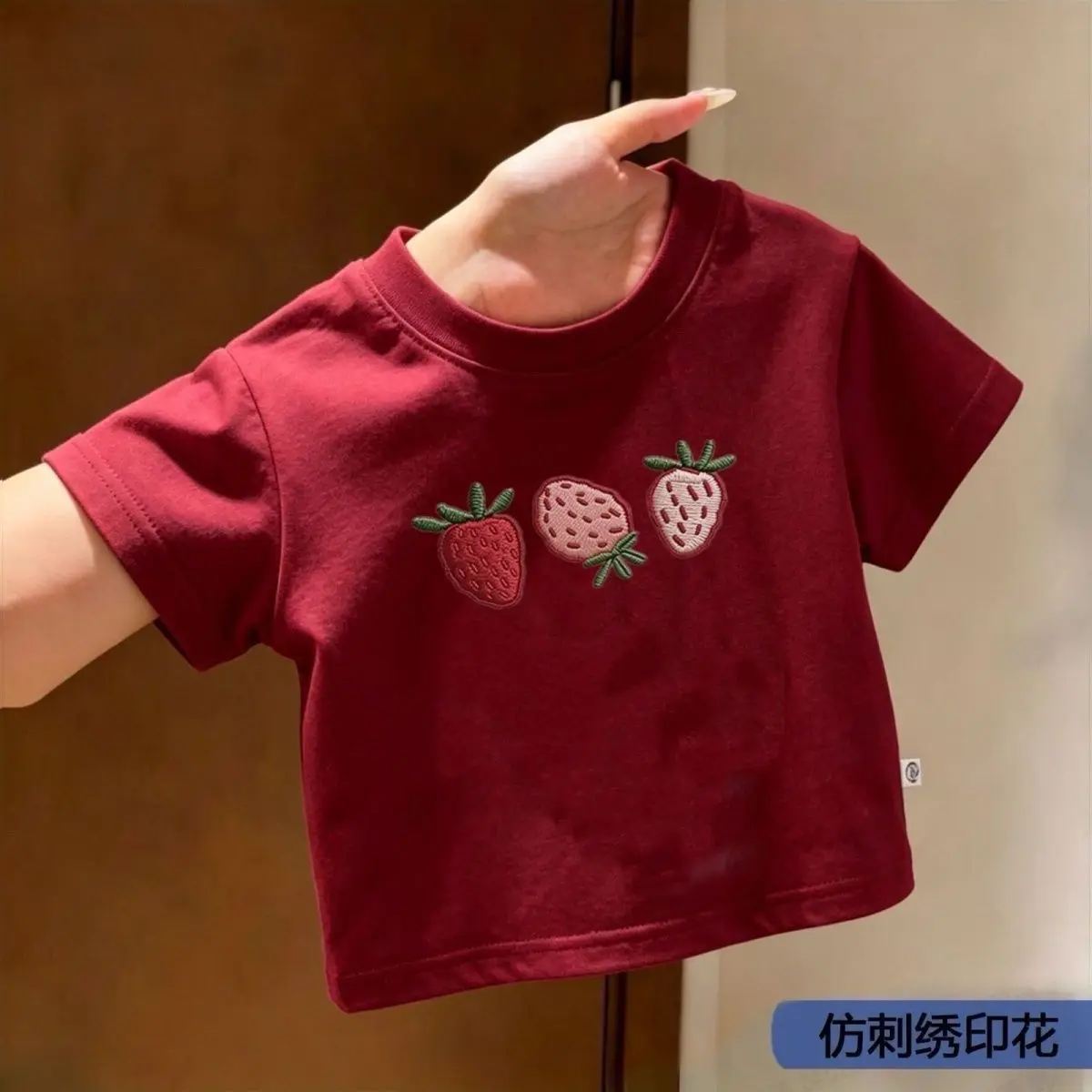 Childrens 2026 Summer New Style Imitation Embroidery Print Cute Short Sleeve T-Shirt Unisex Kids Versatile Cotton Top