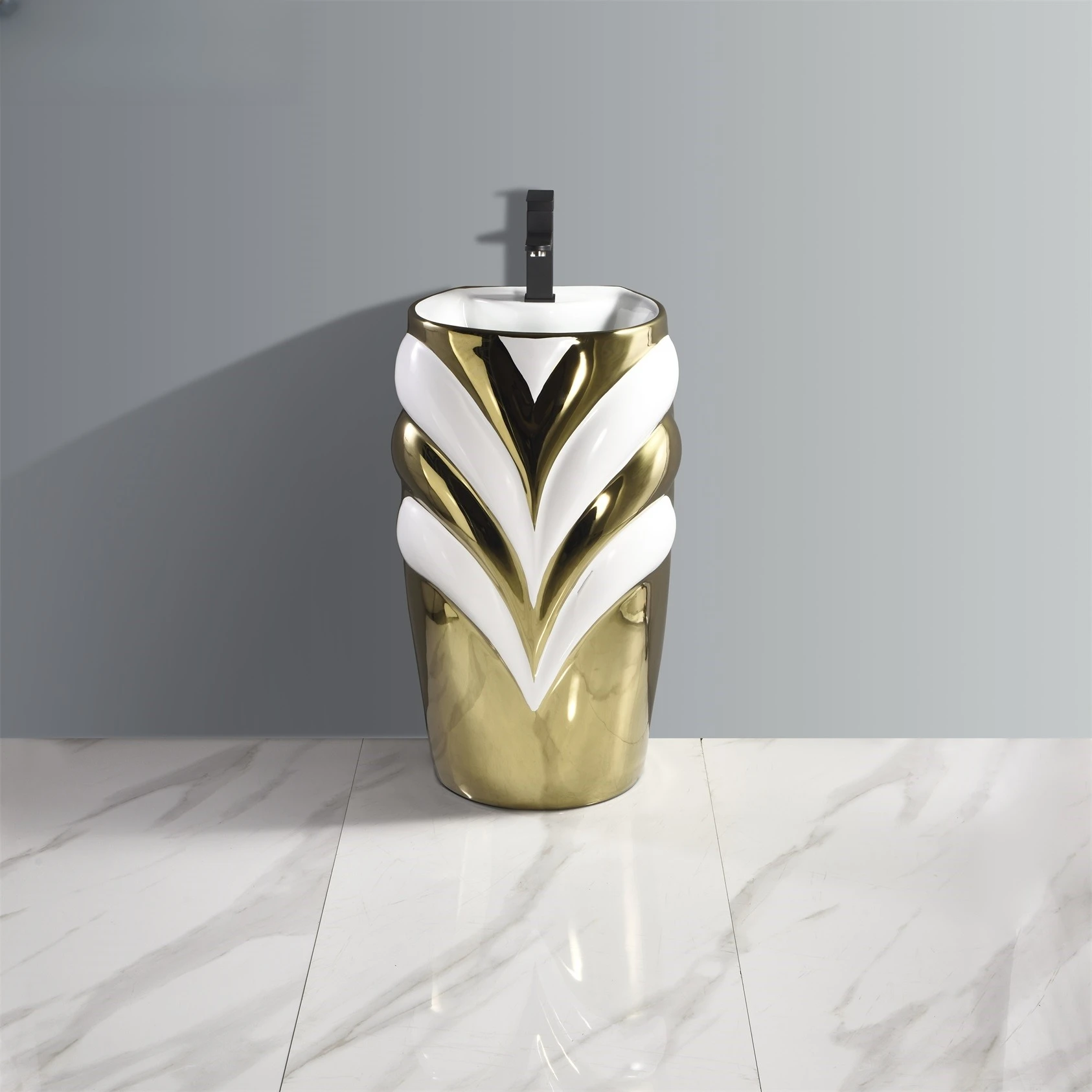 

Гальваническая роскошная раковина золотого, серебряного и белого цвета, цельная раковина для ванной комнаты, керамическая раковина на пьедестале