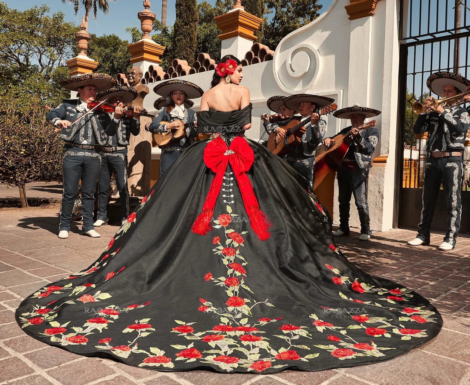 Black Charro Quinceanera Dresses Ball Gown Sweetheart Organza Appliques Pearls Puffy Mexican Sweet 16 Dresses 15 Anos Customized