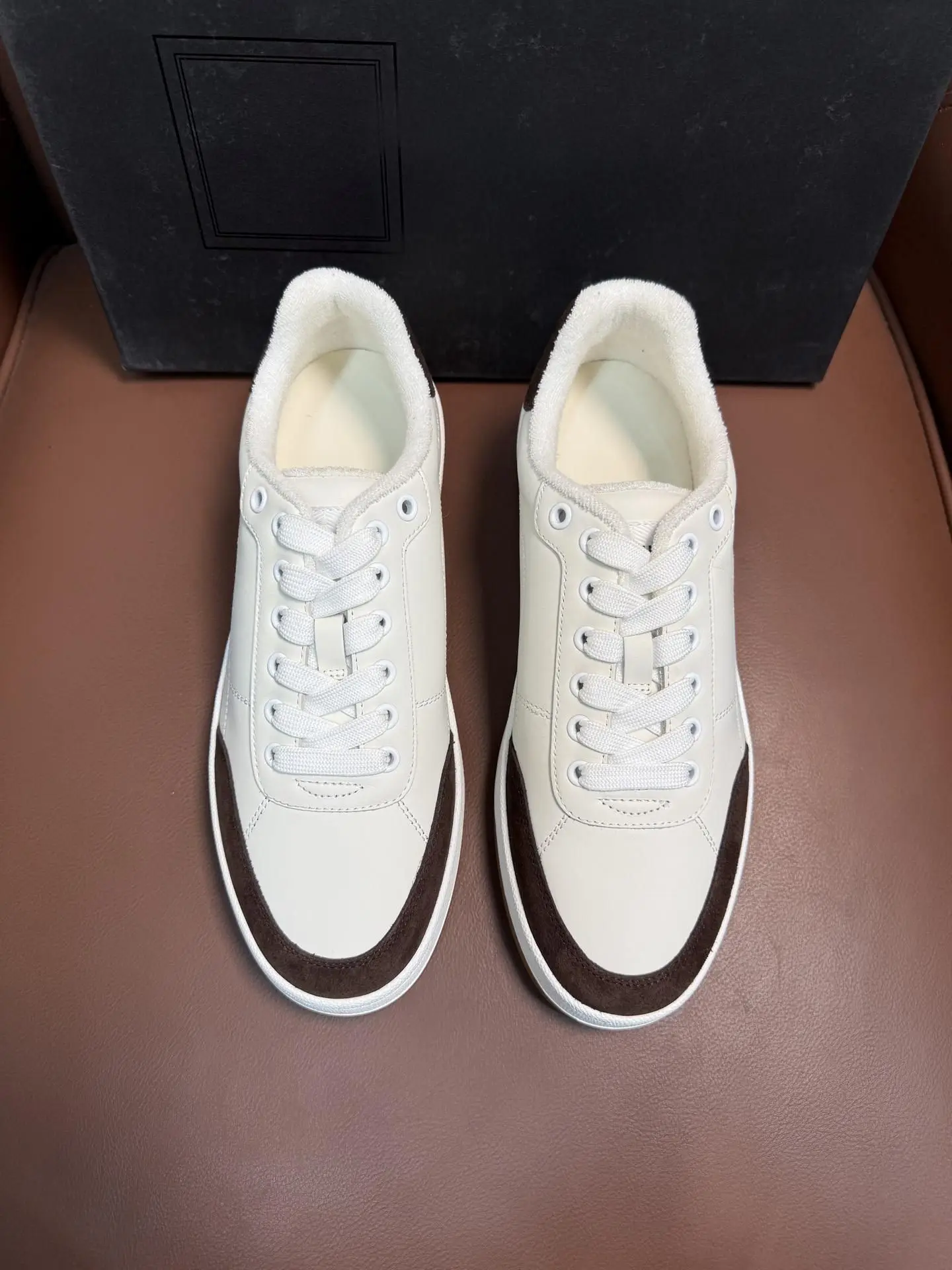 Unisex Fashion Lace Up Board Sneakers Bi-color Leather Suede Upper Plush Warm Lining Thick Flat Sole All Match Footwear