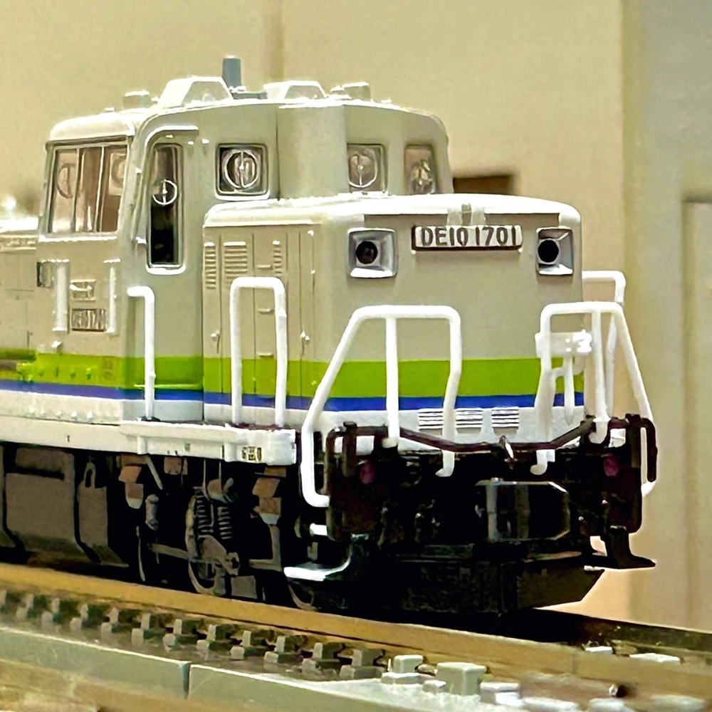 รถไฟจำลอง N-type 1/160 รุ่น DE10 รถจักรดีเซล A1445 ของสะสม ของตกแต่ง ของเล่นเด็กผู้ชาย ของขวัญ