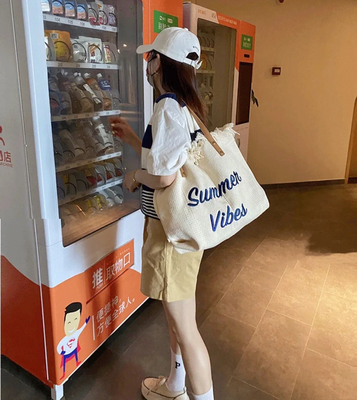 New Women Alphabet Tassel Canvas Bag Female Large Capacity Simple Commuting Student One Shoulder Tote Bag Beach Travel Handbag