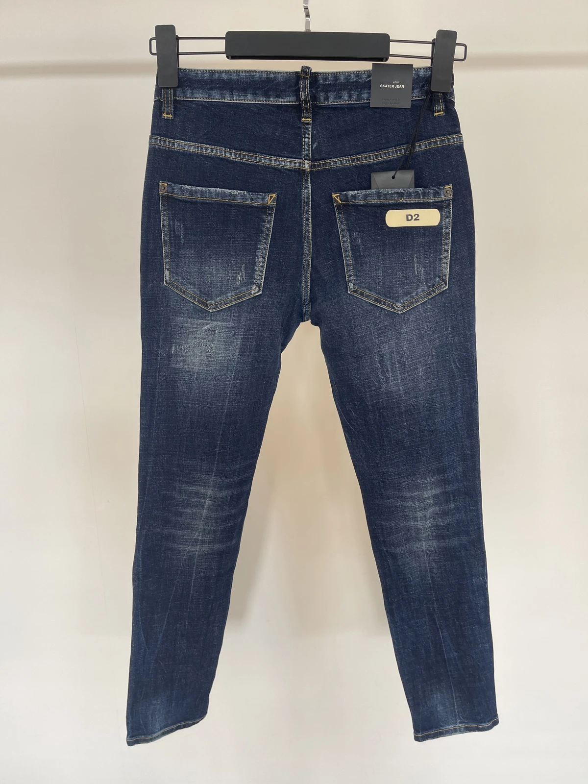 2025, Frühling und Sommer, neue D2-Jeans, trendige Herren-Jeans, gewaschenes Schleifen, Loch-Patch, Farbe, Slim-Fit-Füße, blau, elastisch