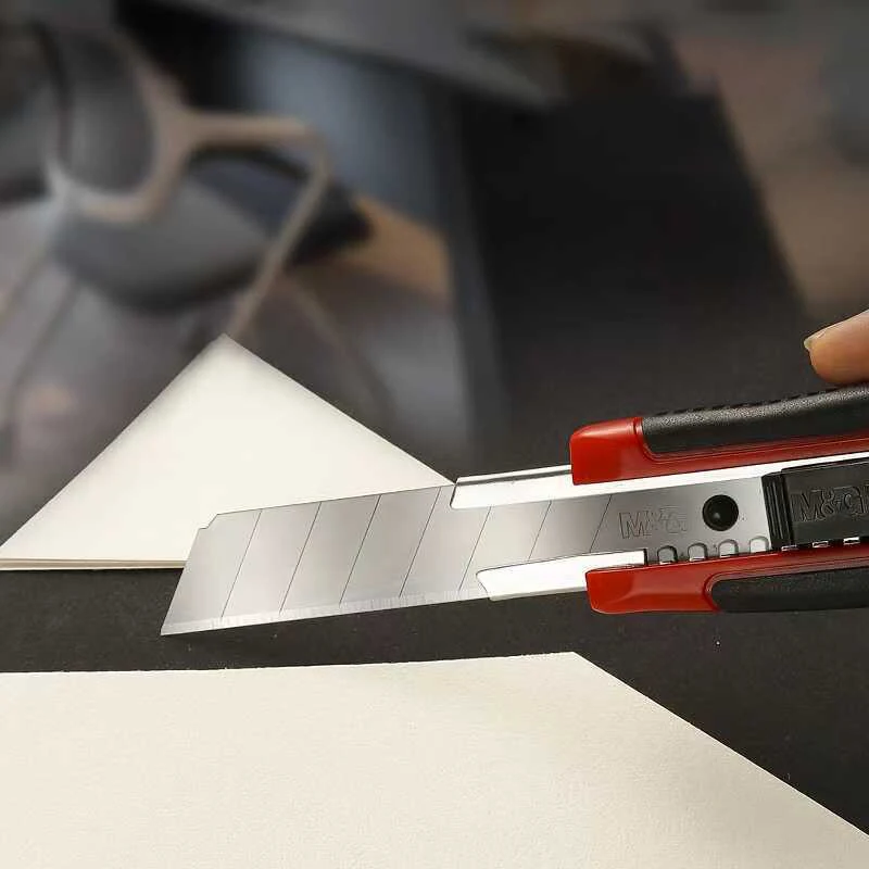 M&G سكّين متعدّد الاستخدامات 18 مم شفرة واسعة قابلة للاستبدال شفرة قطع الذيل قابلة للفصل وظيفة القفل اليدوي