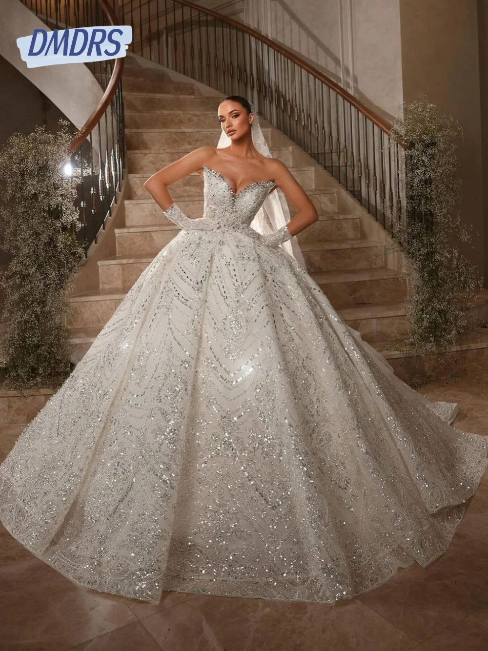 Charming Beaded Crystals Wedding Dress New Arrival Shiny Ball Gown V Neck Lace Up Back Luxury Elegant Bridal Gown Customized