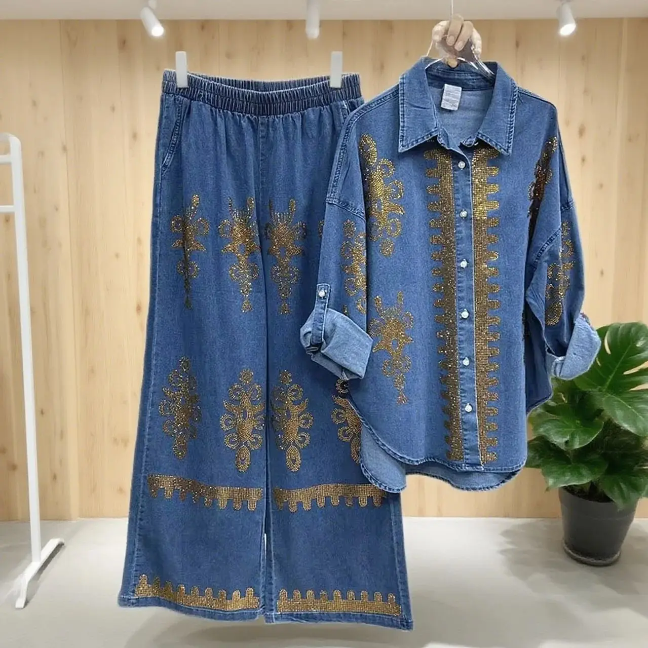 

Fashion New Autumn Women Denim Sets Luxury Gold Hot Drilling Single-breasted Loose Cardigans Coat + Elastic Waist Straight Jeans