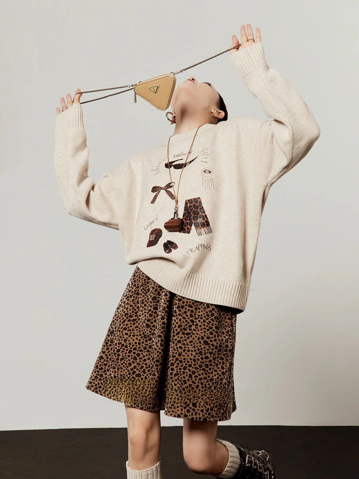 

Стильный женский свитер цвета хаки, повседневный вязаный топ с принтом, свободный крой, для работы и отдыха, с длинными рукавами, круглым вырезом, стандартный крой, осень-весна