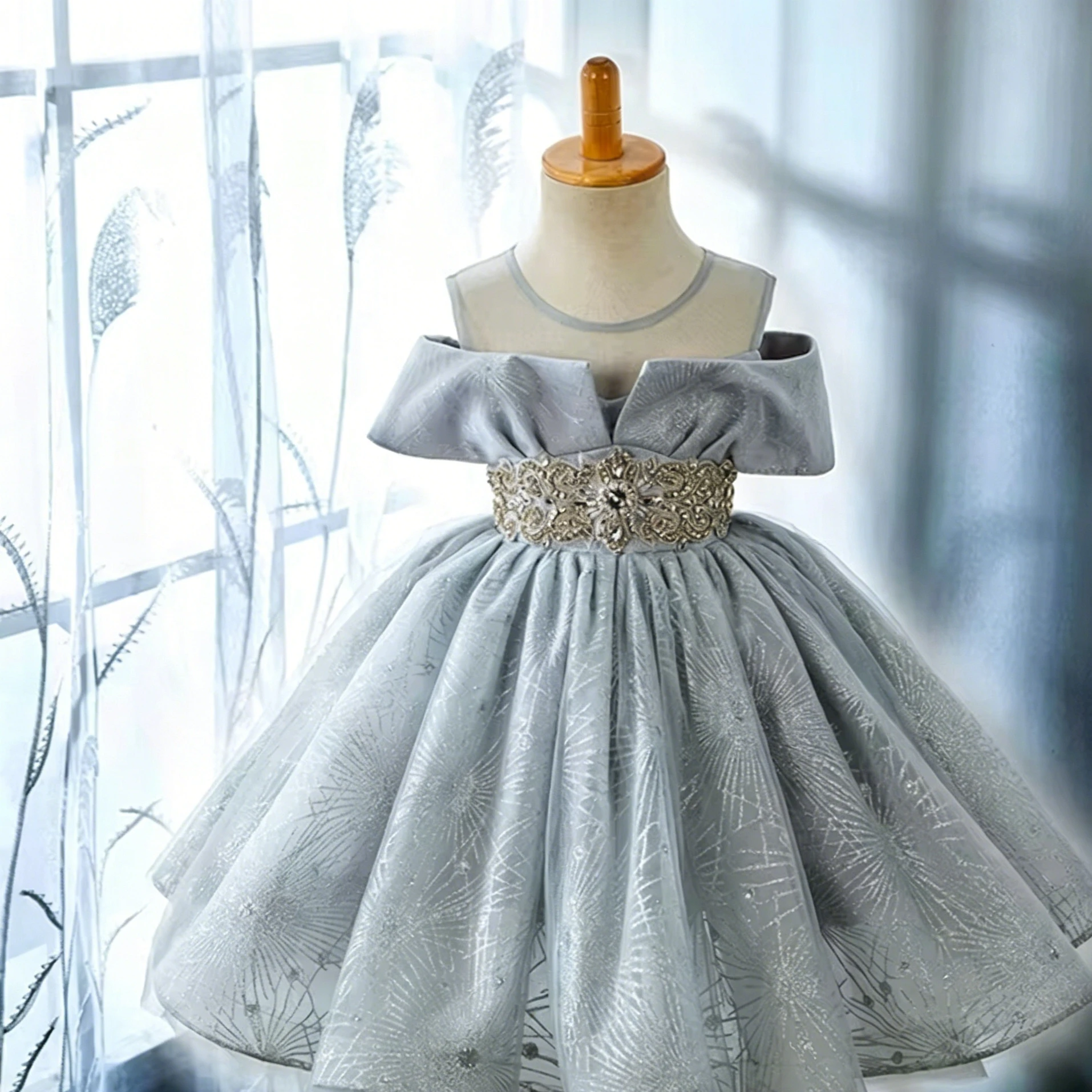 

Customized Flower Girl Dress for Wedding Glitter High Waist Short Sleeve Knee Length Elegant Kids Birthday First Communion Gown